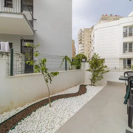 Charming And Flat Near In Muratpasa Apartment