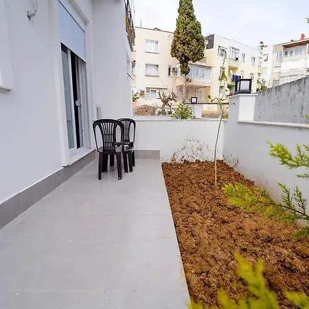 Charming And Central Flat Near Beach In Muratpasa *